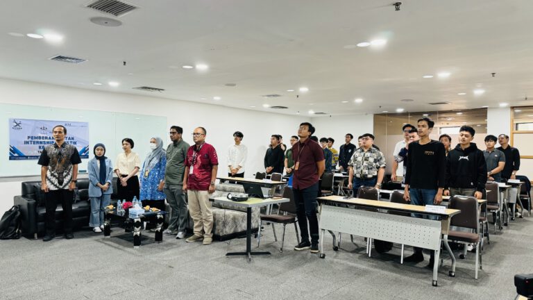 Acara pelepasan siswa program internship logistik